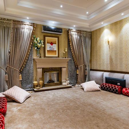 Hotel Luxe Manor Near Delhi Airport New Delhi Exteriör bild