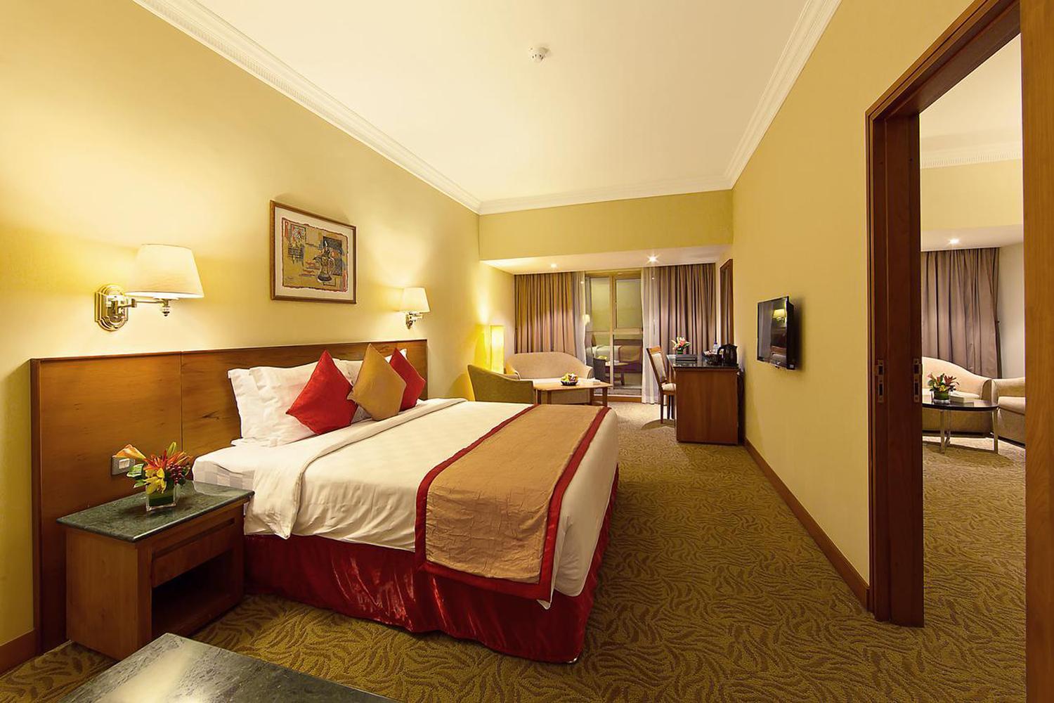 Hotel Luxe Manor Near Delhi Airport New Delhi Exteriör bild
